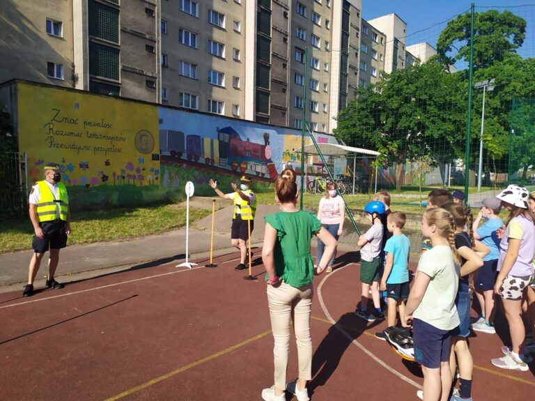 Bezpieczne wakacje z kartą rowerową