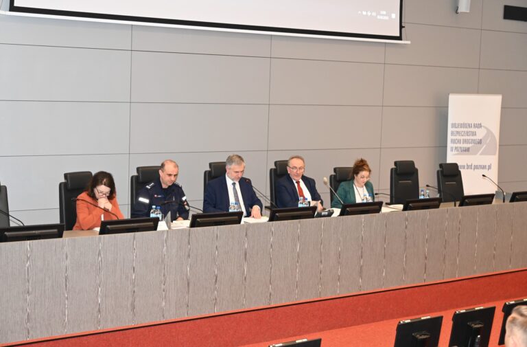 Posiedzenie Wojewódzkiej Rady Bezpieczeństwa Ruchu Drogowego w Poznaniu foto1